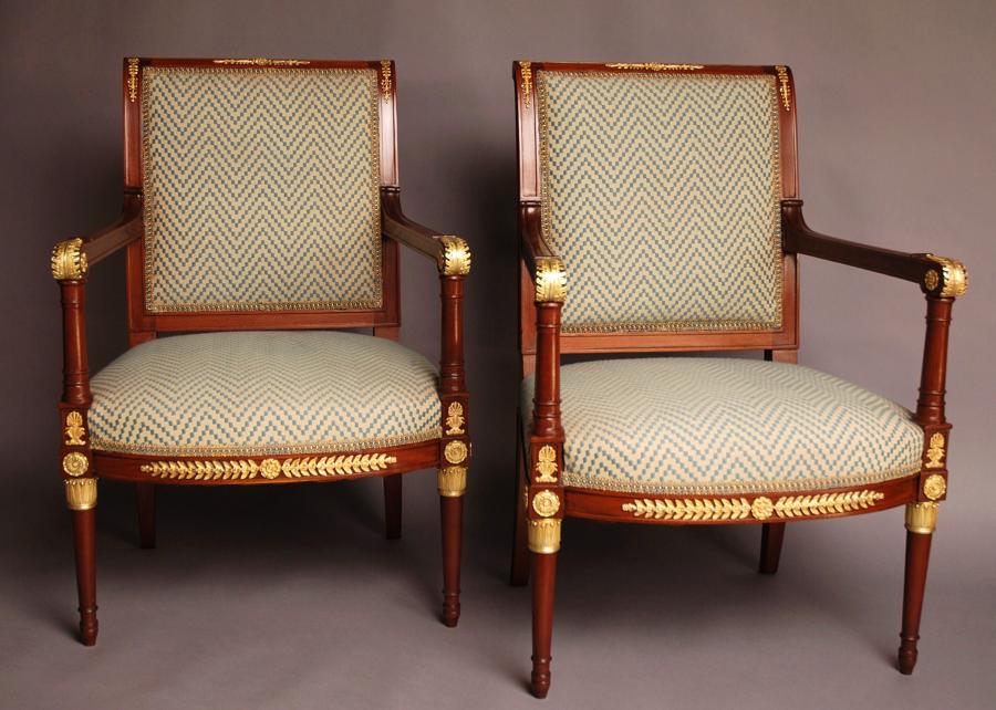Pair of decorative French early 20thc chairs 