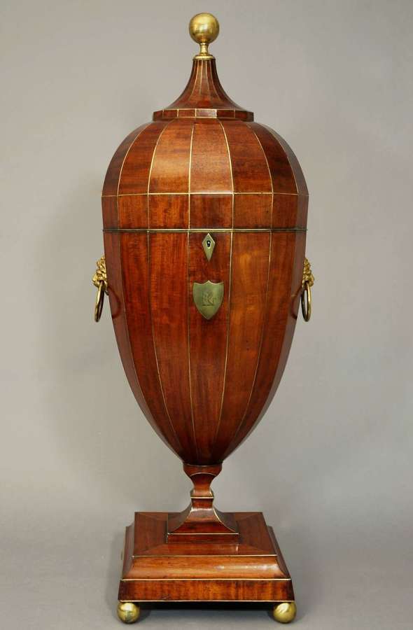 Rare superb quality 18thc mahogany cutlery urn of large proportions