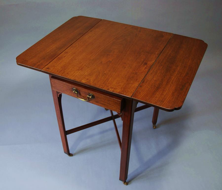 18thc mahogany pembroke table