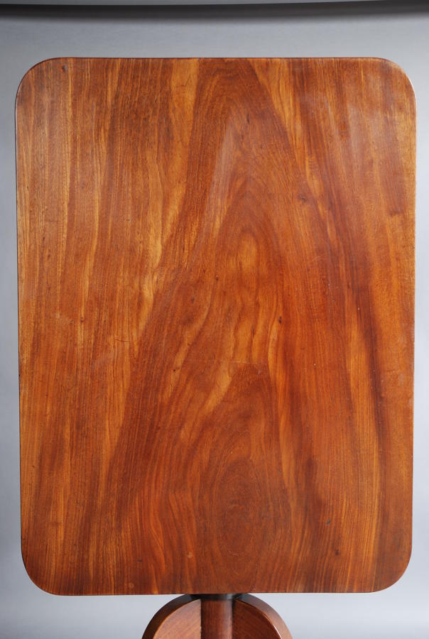 Mid 19thc mahogany tilt top table