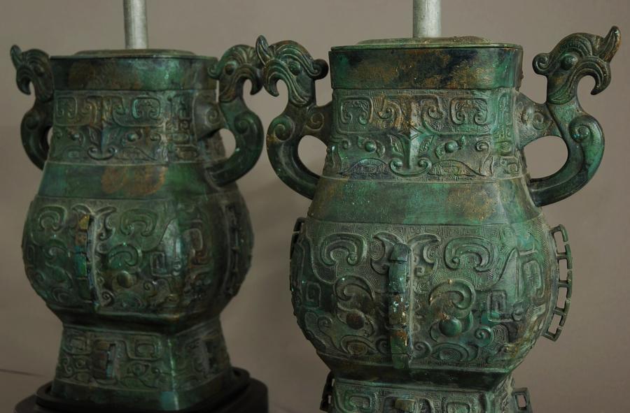 Pair of table lamps in the Chinese style 