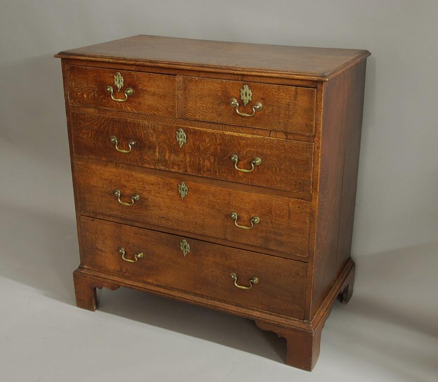 18thc oak chest of drawers of fine patina