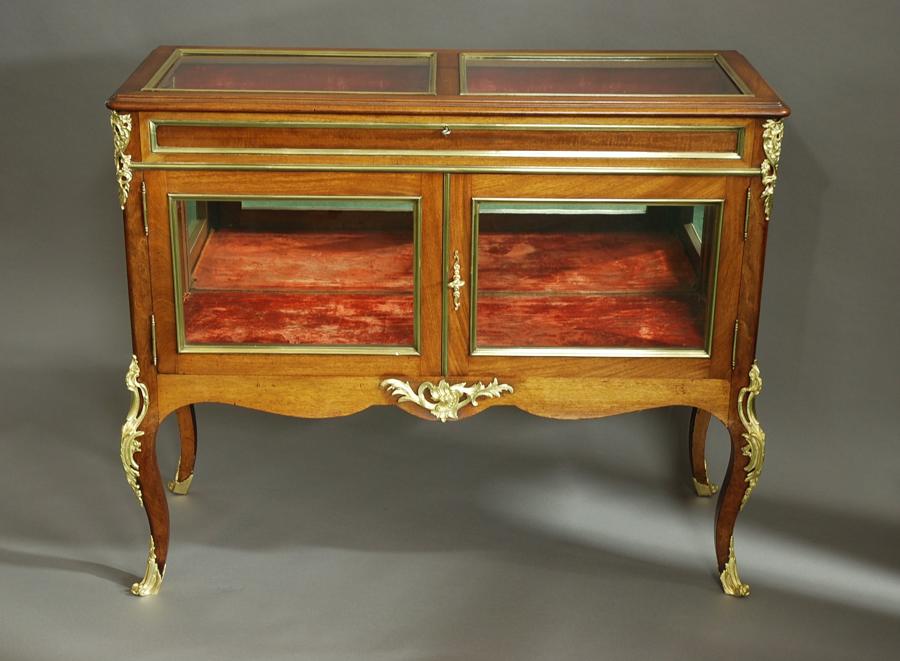 Fine quality late 19thc French display case
