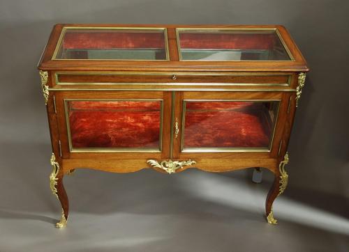 Fine quality late 19thc French display case