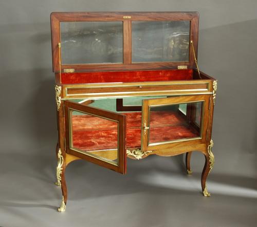 Fine quality late 19thc French display case