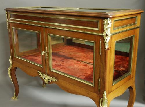 Fine quality late 19thc French display case
