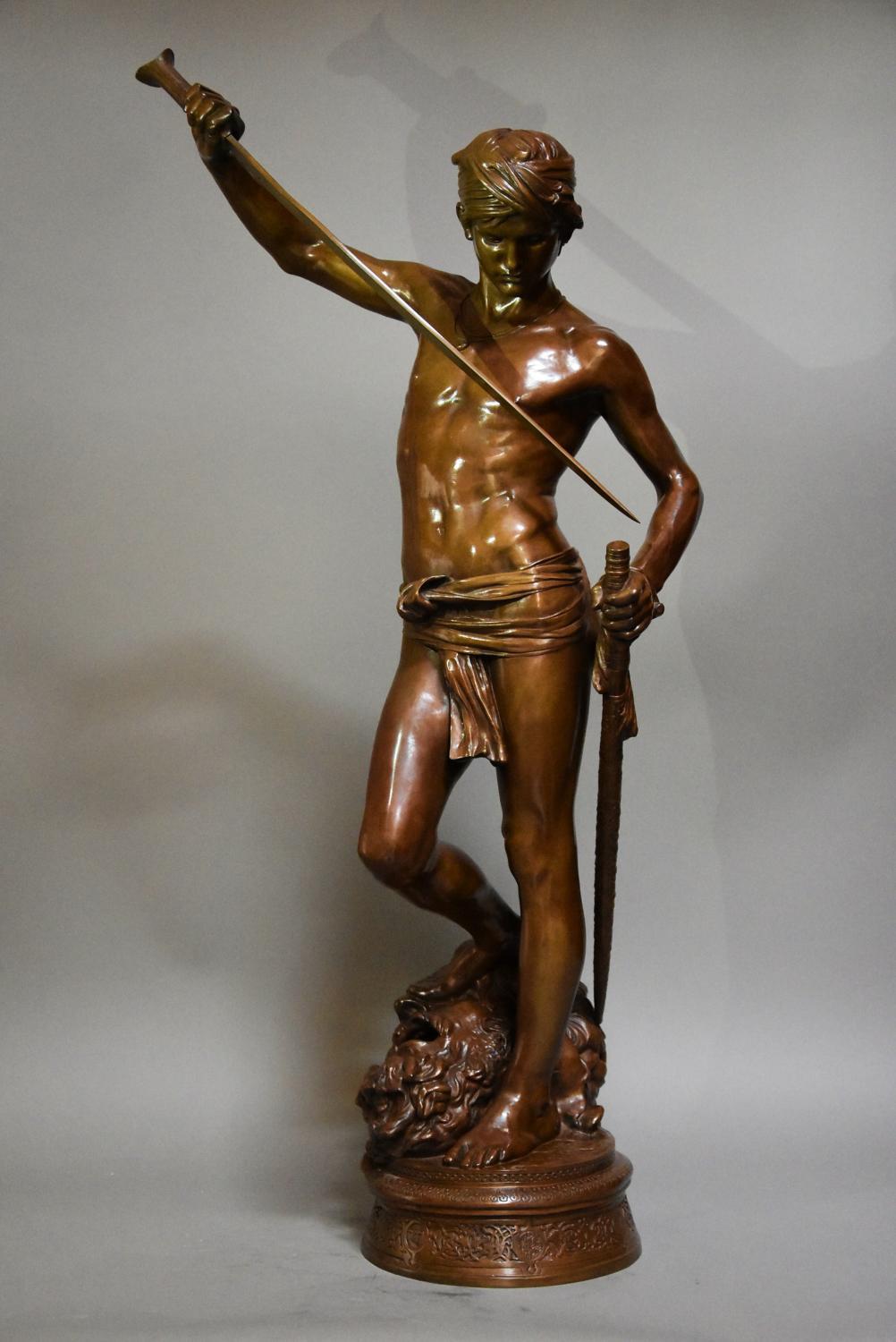 Large bronze sculpture 'David Vanqueur'