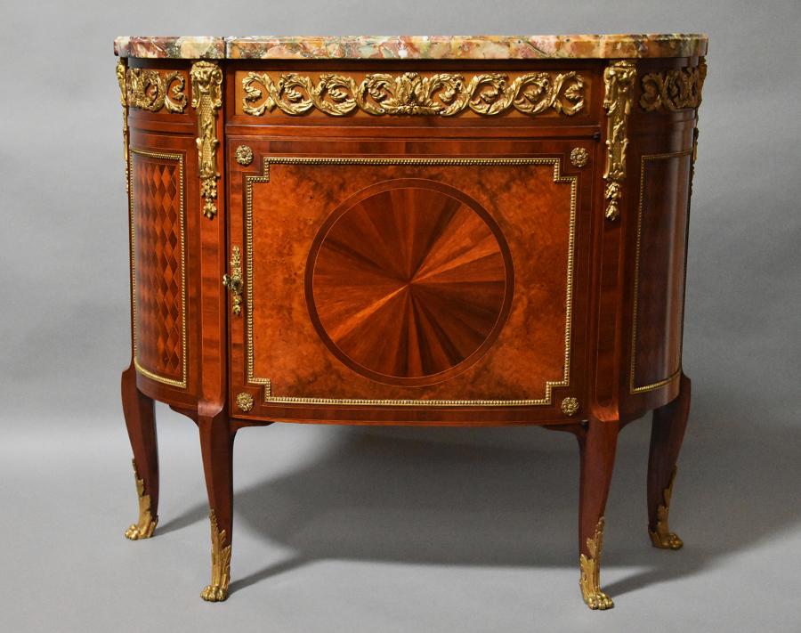 Fine quality French Kingwood commode