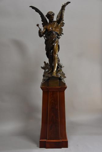 Superb large bronze 'Le Genie du Travail'