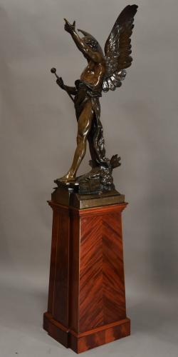 Superb large bronze 'Le Genie du Travail'