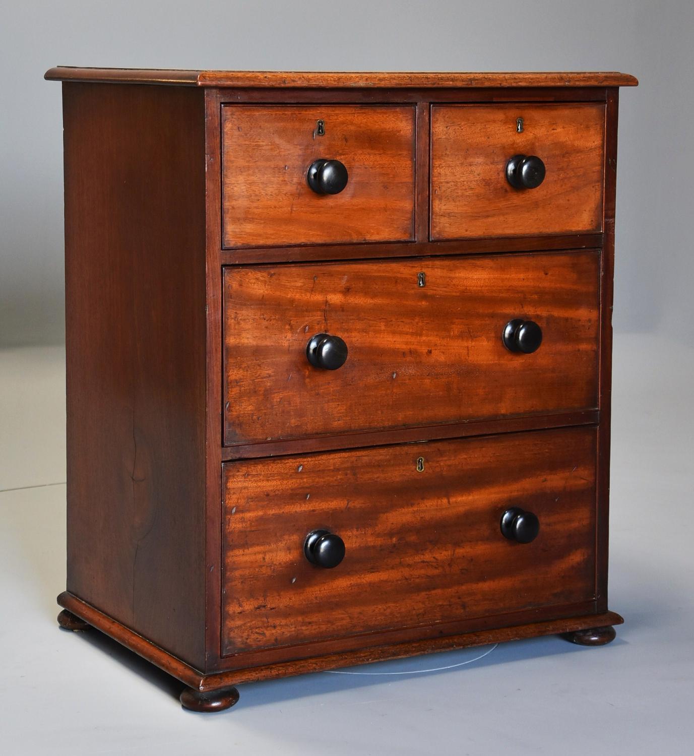 Mid 19th century small mahogany chest of drawers