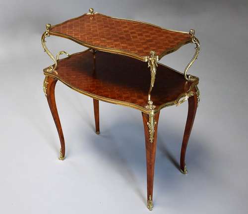 Fine quality French 19th century Kingwood two tier serpentine etagere