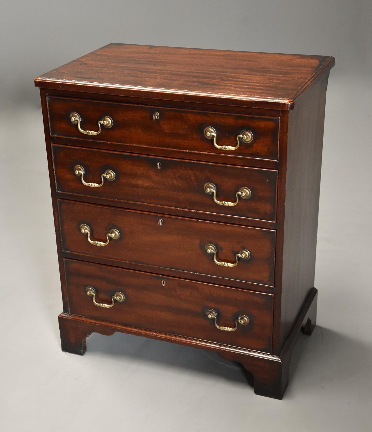 Late 19th century mahogany chest of drawers of small proportions
