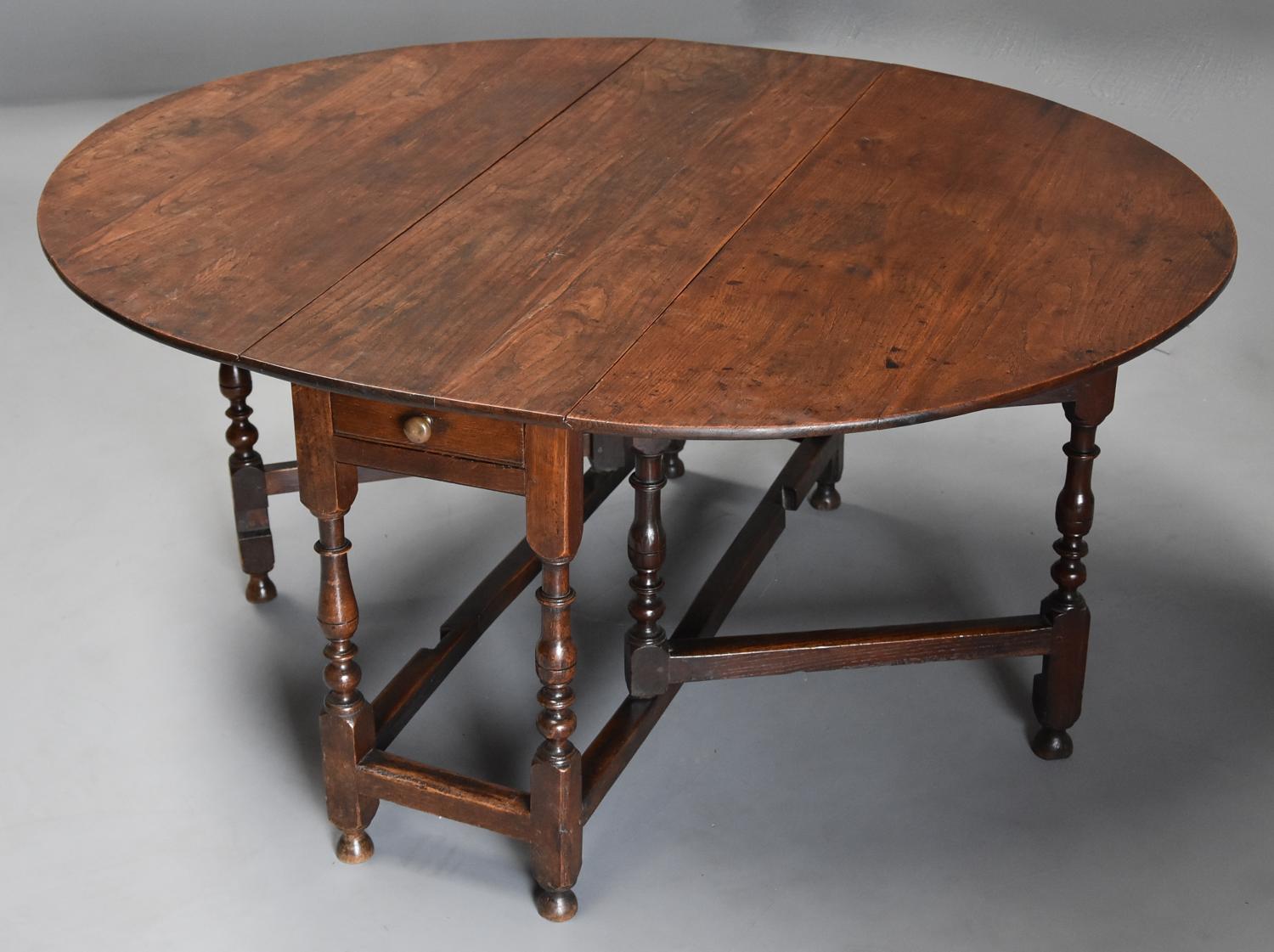 17thc oak gateleg table of good, versatile size with fine patina