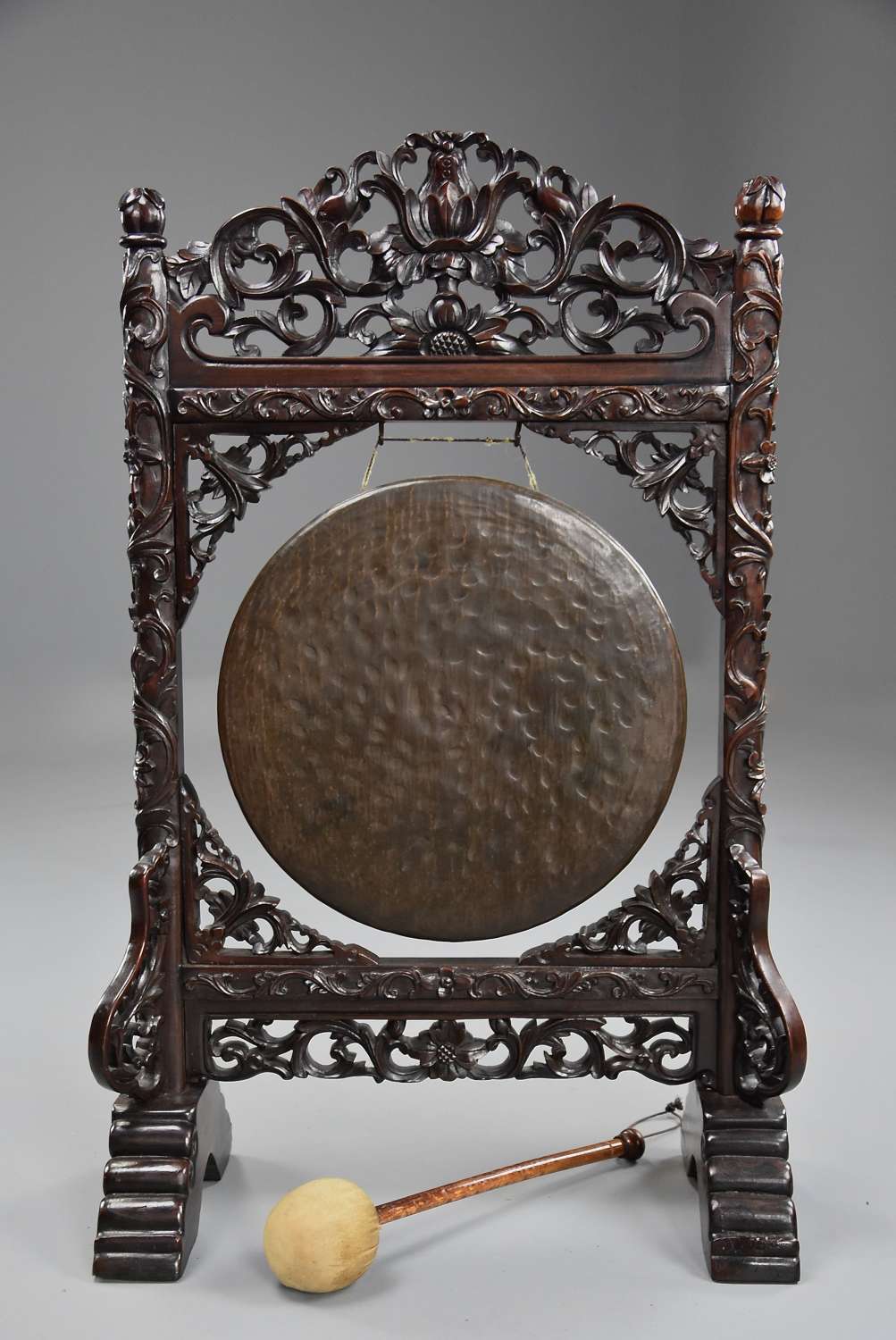 Fine quality late 19thc Chinese rosewood dinner gong with striker