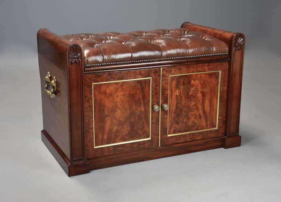 Fine quality William IV mahogany ottoman with leather top