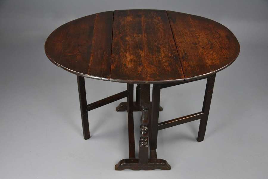 Rare late 17thc oak gateleg table of small proportions