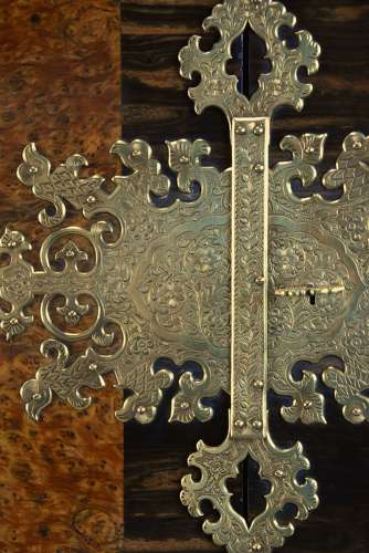 Superb quality 17th century Colonial style cabinet on stand