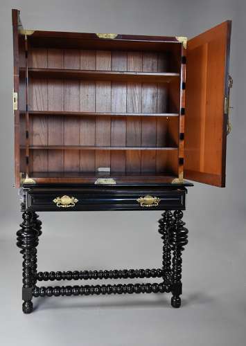 Superb quality 17th century Colonial style cabinet on stand