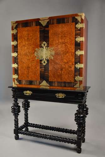 Superb quality 17th century Colonial style cabinet on stand