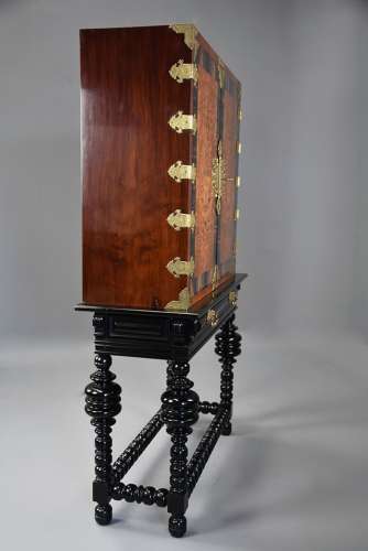 Superb quality 17th century Colonial style cabinet on stand