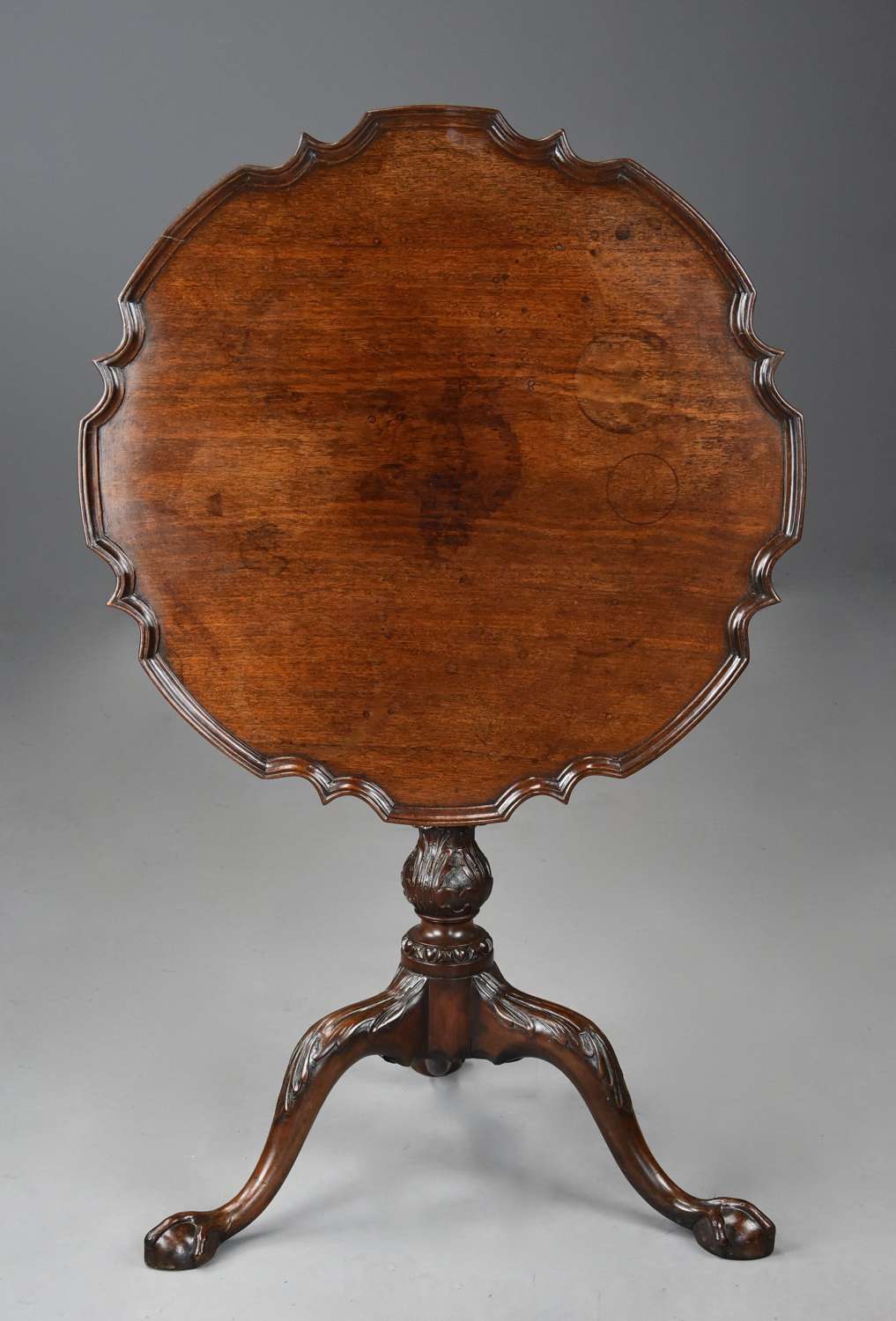 Fine 18thc George II mahogany tripod table with superb original patina