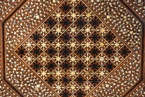 Fine quality late 19thc Anglo Indian Hoshiarpur inlaid table