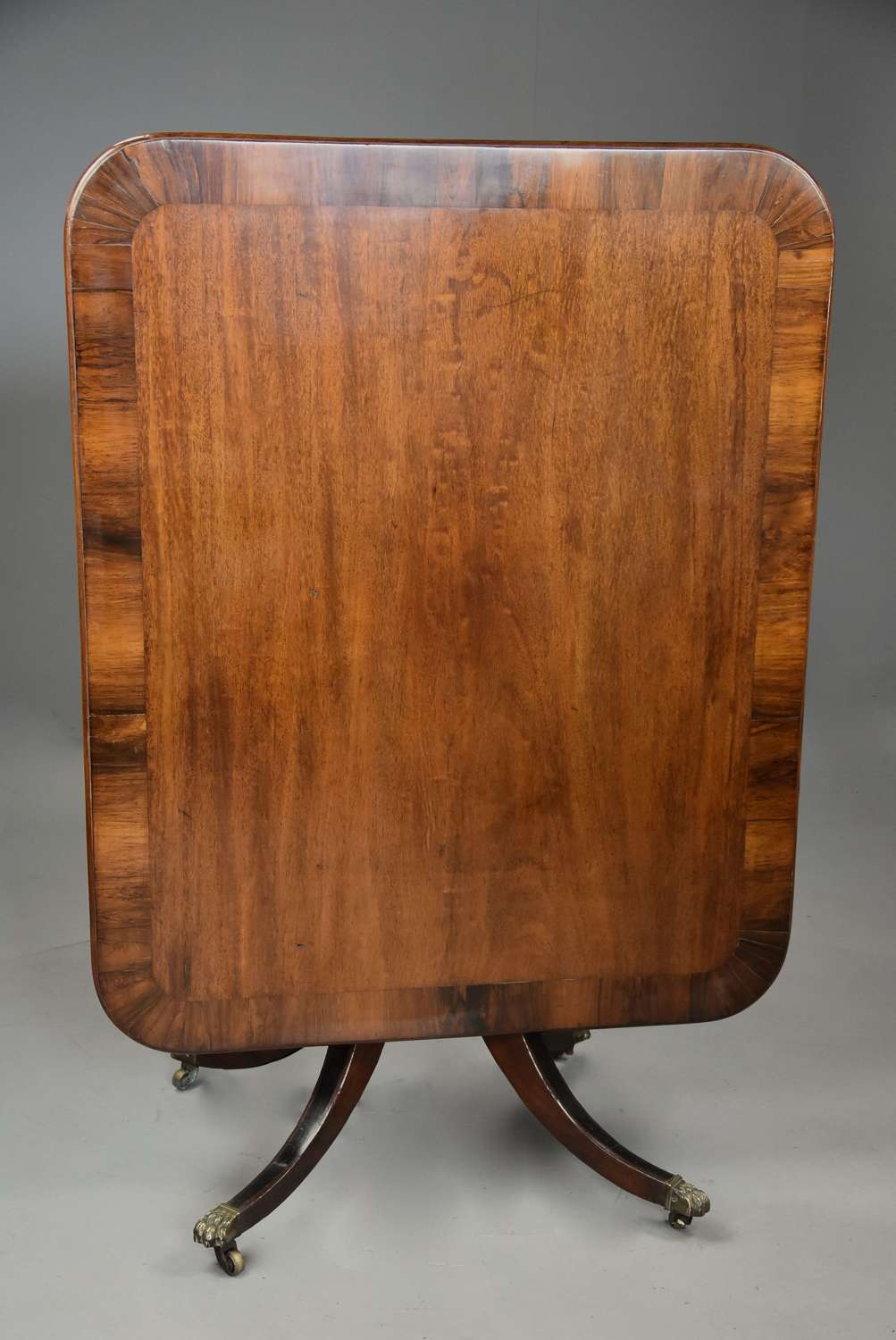 Early 19th century Regency mahogany tilt top breakfast table
