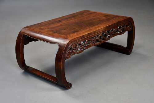 Early 20th century Chinese padouk rectangular low table