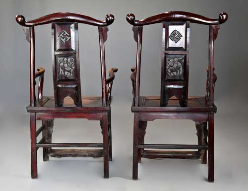 Pair of late 19thc Chinese elm yokeback armchairs of good patina