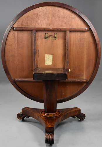 Fine quality 19thc mahogany segmented tilt top breakfast table