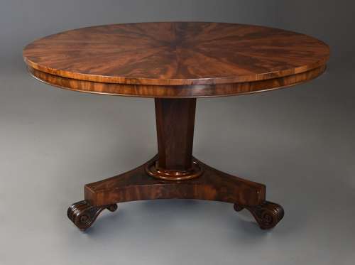 Fine quality 19thc mahogany segmented tilt top breakfast table