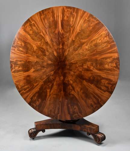 Fine quality 19thc mahogany segmented tilt top breakfast table