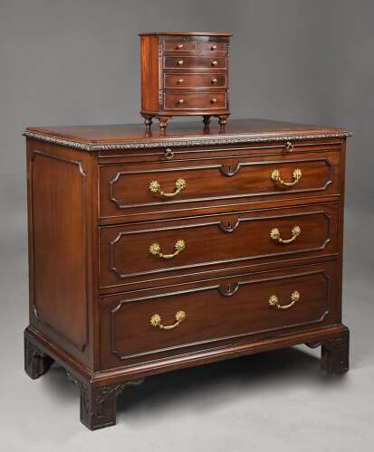 Fine quality late 19th century mahogany chest of drawers