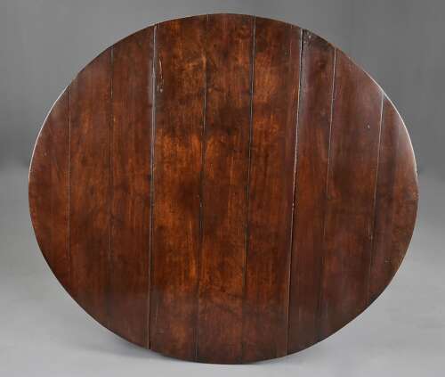 Rare early 18th century walnut gateleg table of fine patina