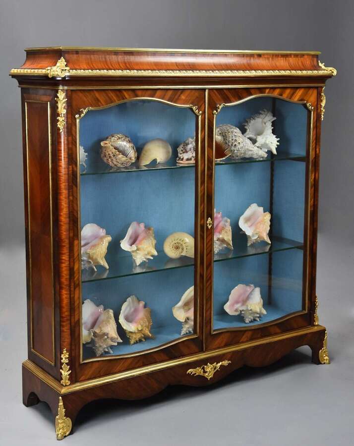 Fine quality mid 19thc French Kingwood display cabinet with ormolu decoration