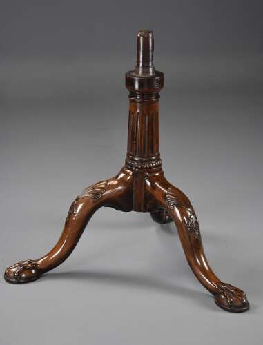 Fine quality 18thc George II mahogany tripod table of unusually large proportions