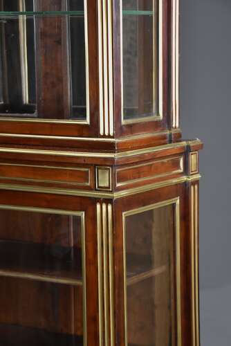 Highly decorative late 19thc French Directoire style mahogany vitrine or display cabinet