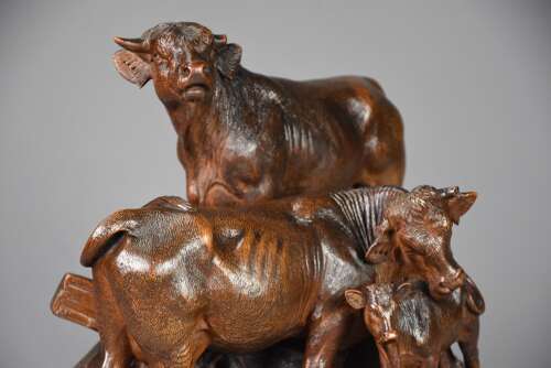 Finely carved late 19thc Black Forest linden wood cattle group, stamped ‘J HUGGLER